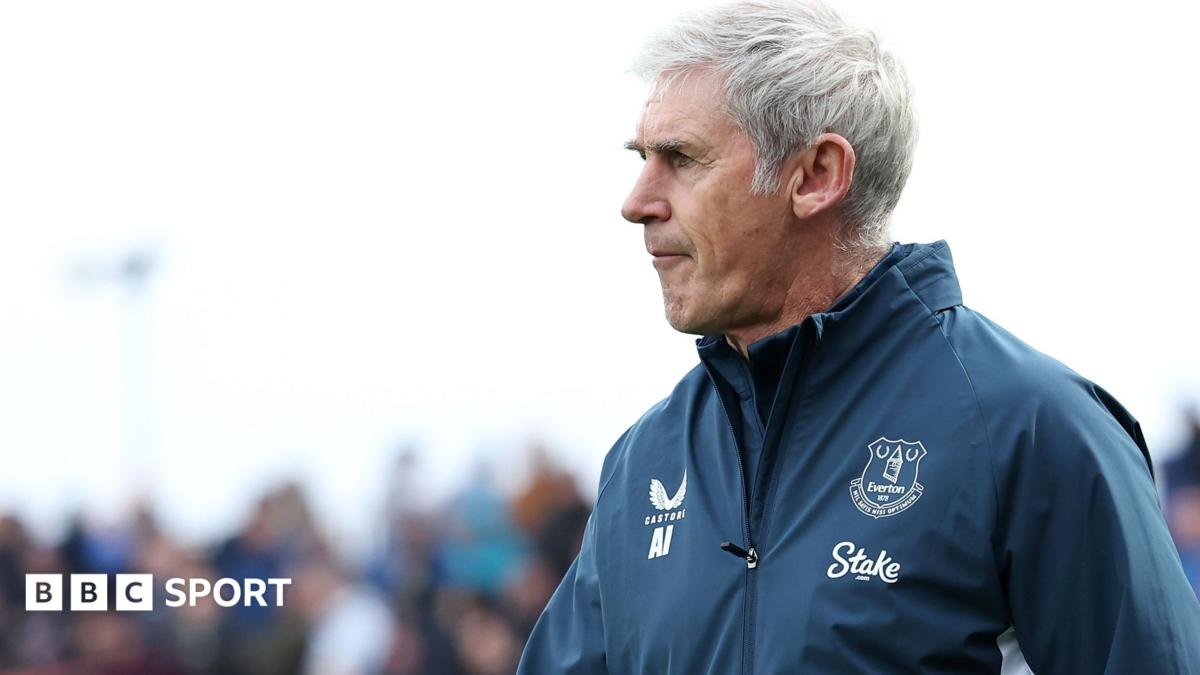 Scotland: Everton’s Alan Irvine stays on as Sebastien Pocognoli refreshes coaching staff