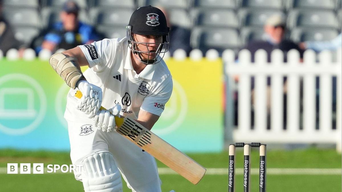 County Championship: Derbyshire respond after Bracey hits gritty hundred for Gloucestershire