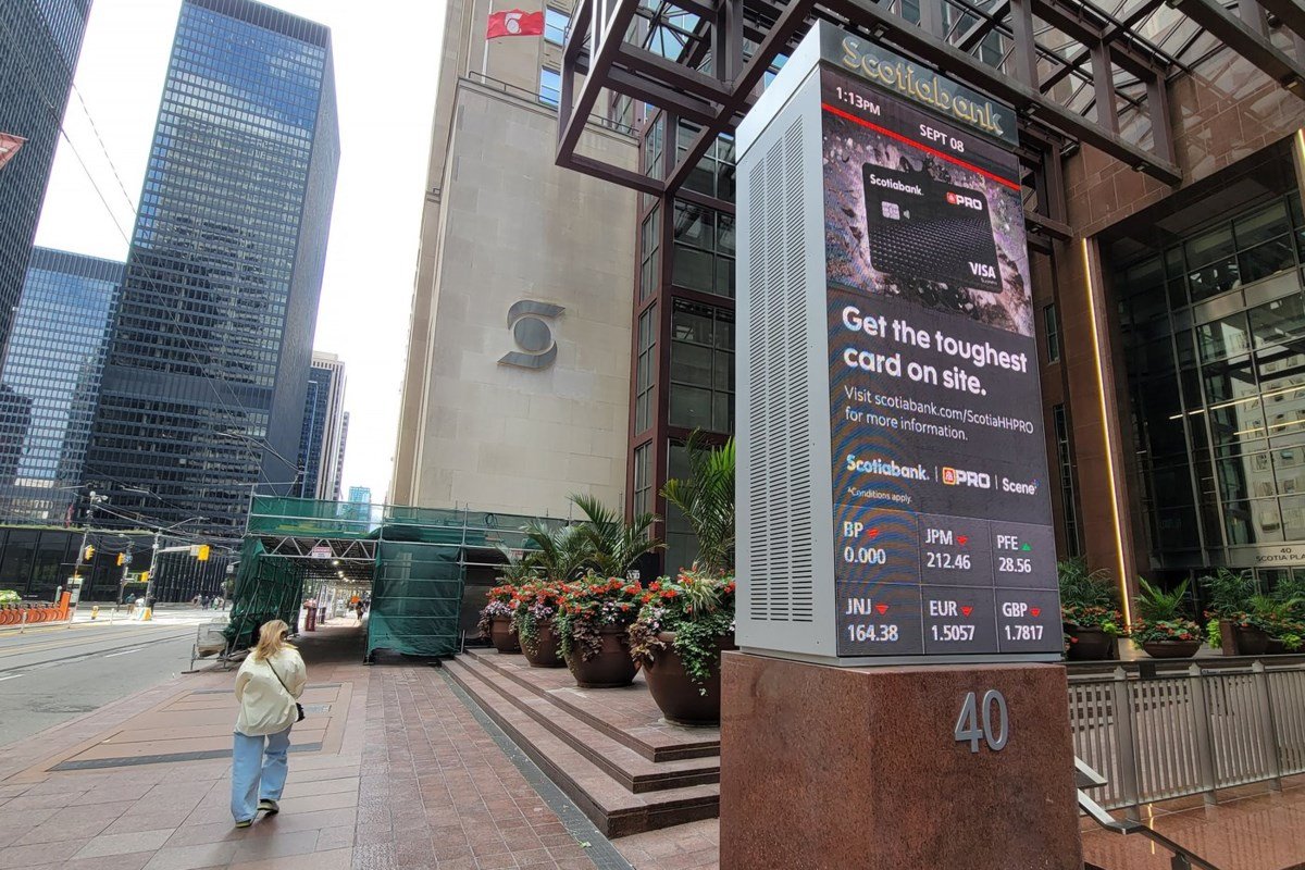 S&P/TSX composite gains more than 200 points; U.S. markets also rise