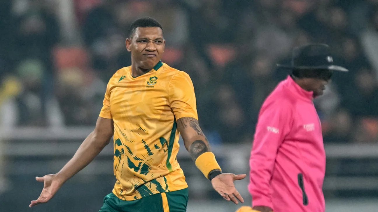 South Africa news – Ottneil Baartman out of Australia ODIs, Duan Jansen named replacement