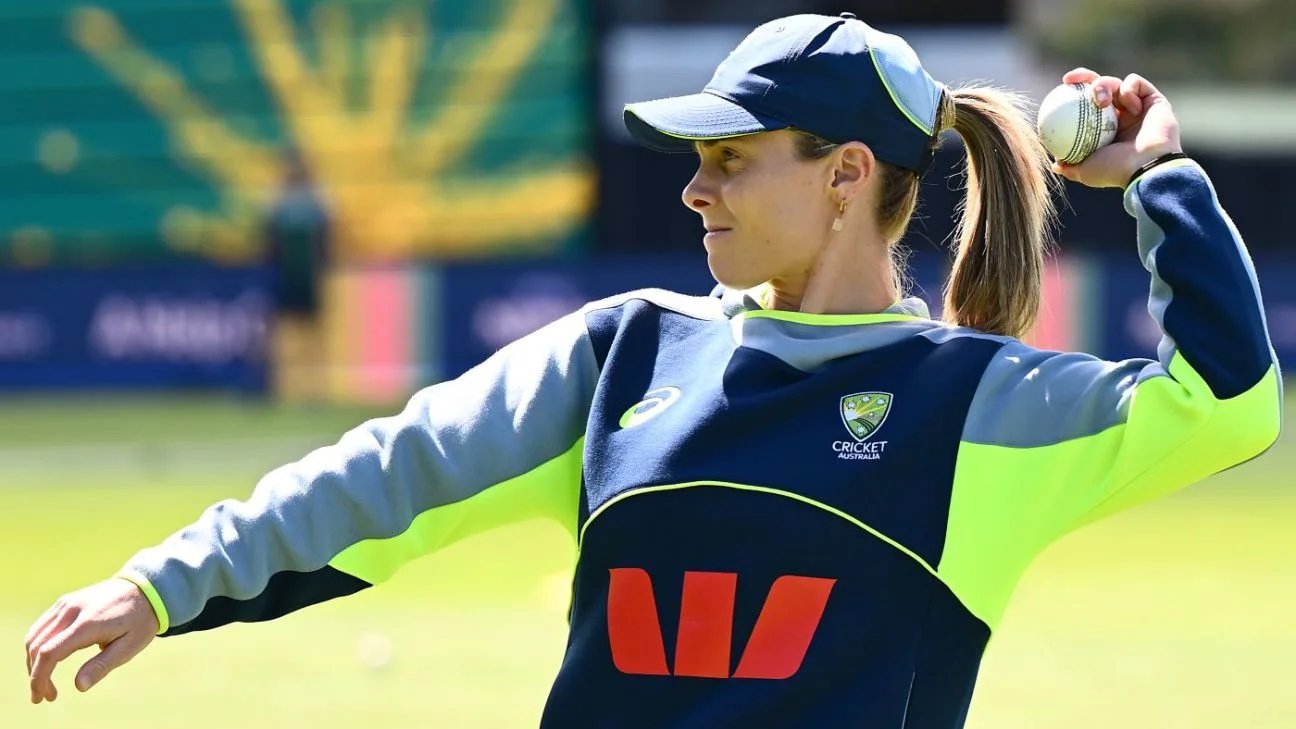 Aus women v Ban women and NZ women 2026-27 – Molineux monitored, Hamilton out of ODIs, Brown out with back injury
