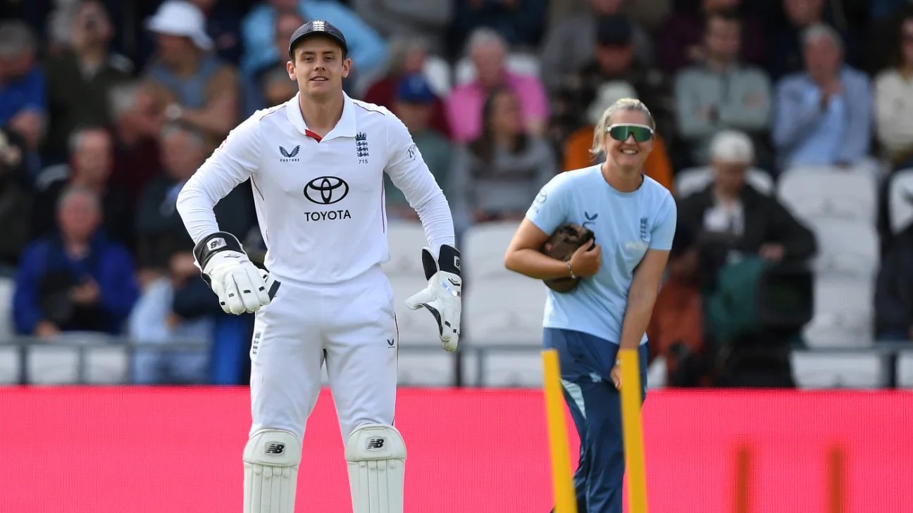 Eng vs Pak 3rd Test – Cox to keep wicket after Smith injures finger