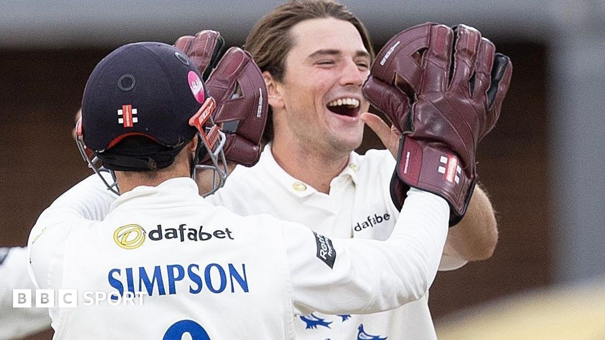 County Championship: Sussex close to victory against Essex