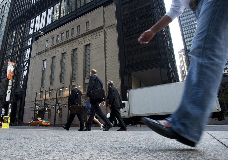 S&P/TSX composite down more than 400 points, U.S. stock markets also lower