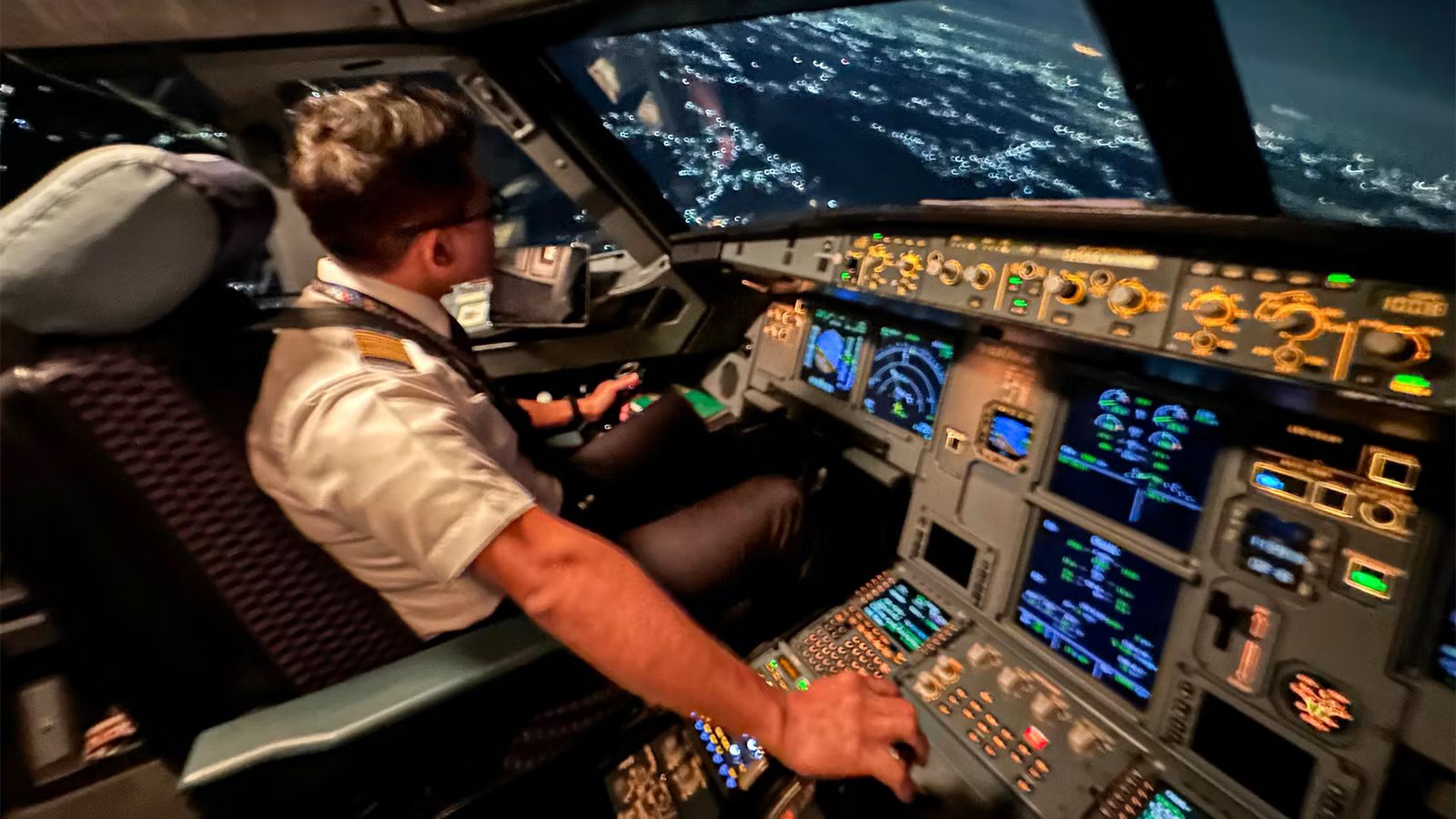 5 Things That Happen On The Flight Deck Before An Aircraft Crosses The Atlantic