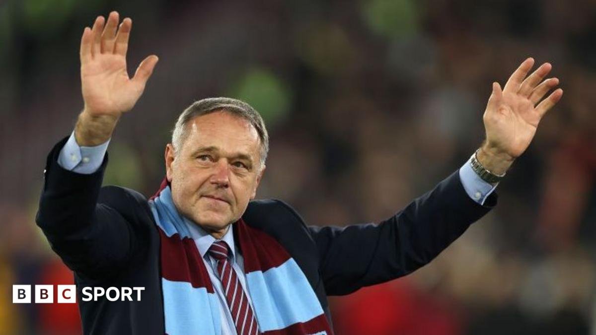 Ludek Miklosko: Ex-West Ham goalkeeper dies aged 64