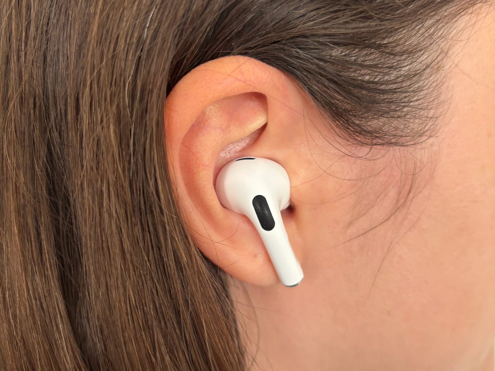 Are Your Earbuds Damaging Your Ears? Look Out for These Warning Signs