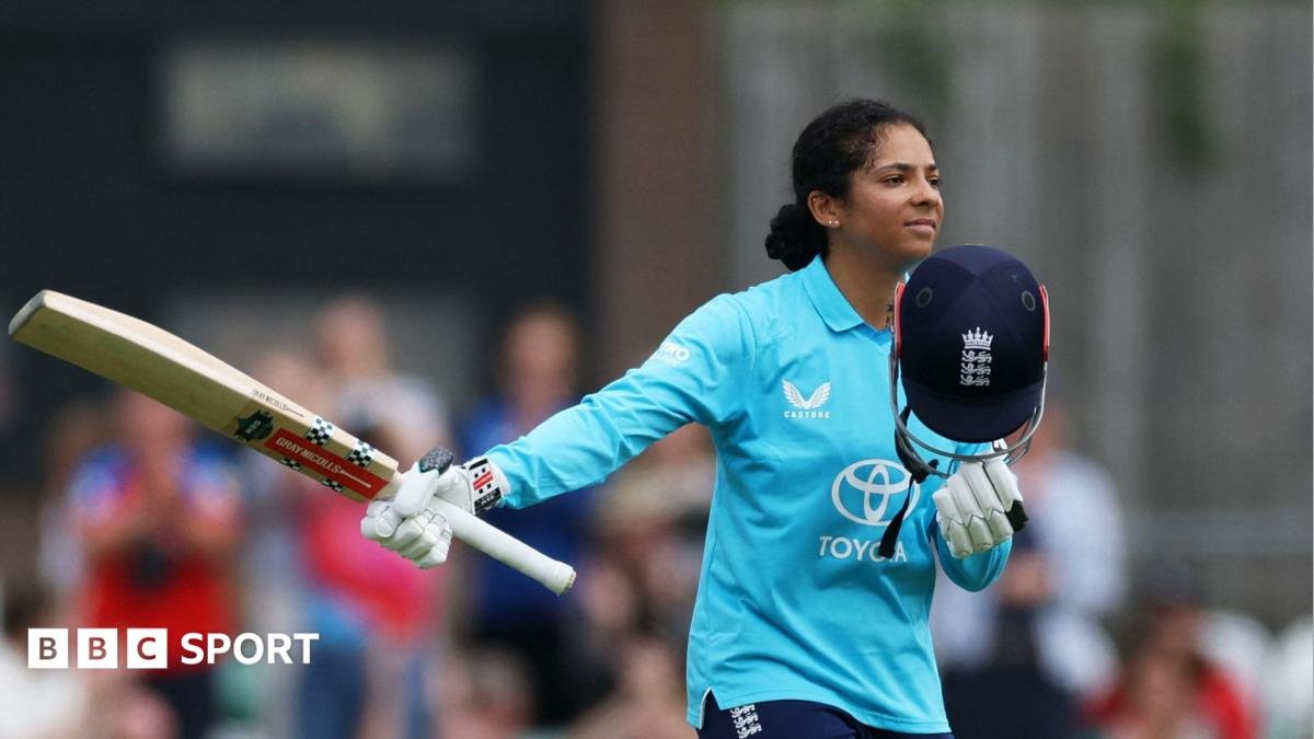 England v Ireland: Sophia Dunkley cetury seals hosts’ dominant series clean sweep
