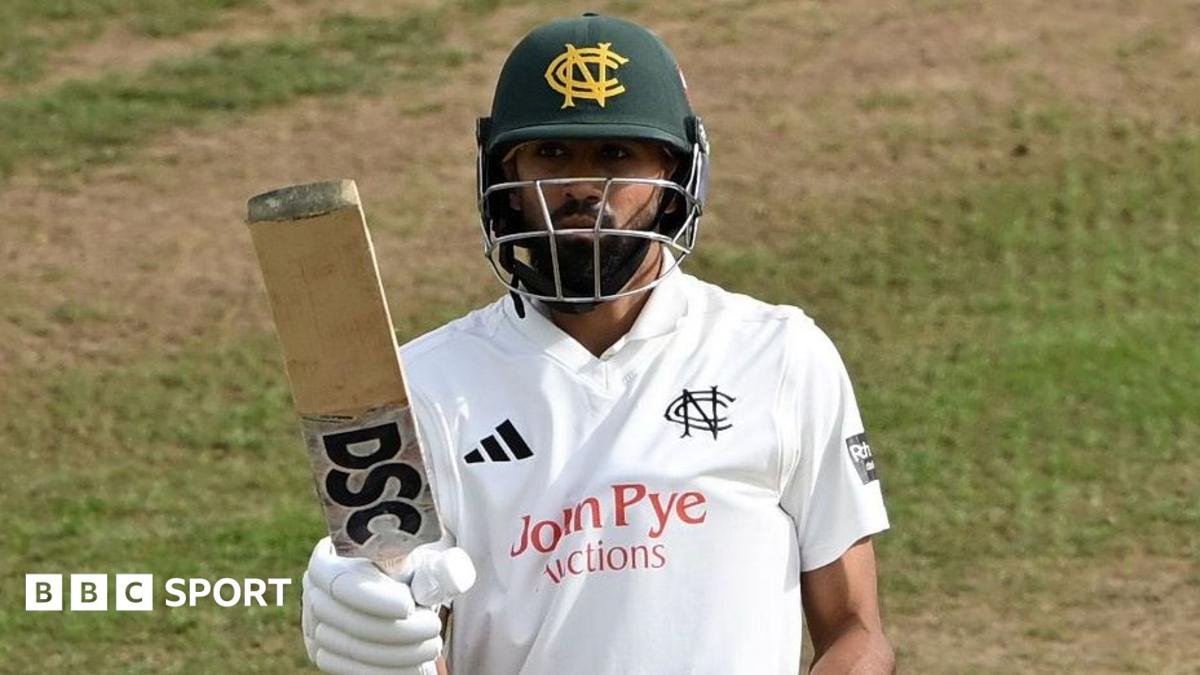 County Championship: Late Yorkshire wickets halt Nottinghamshire progress