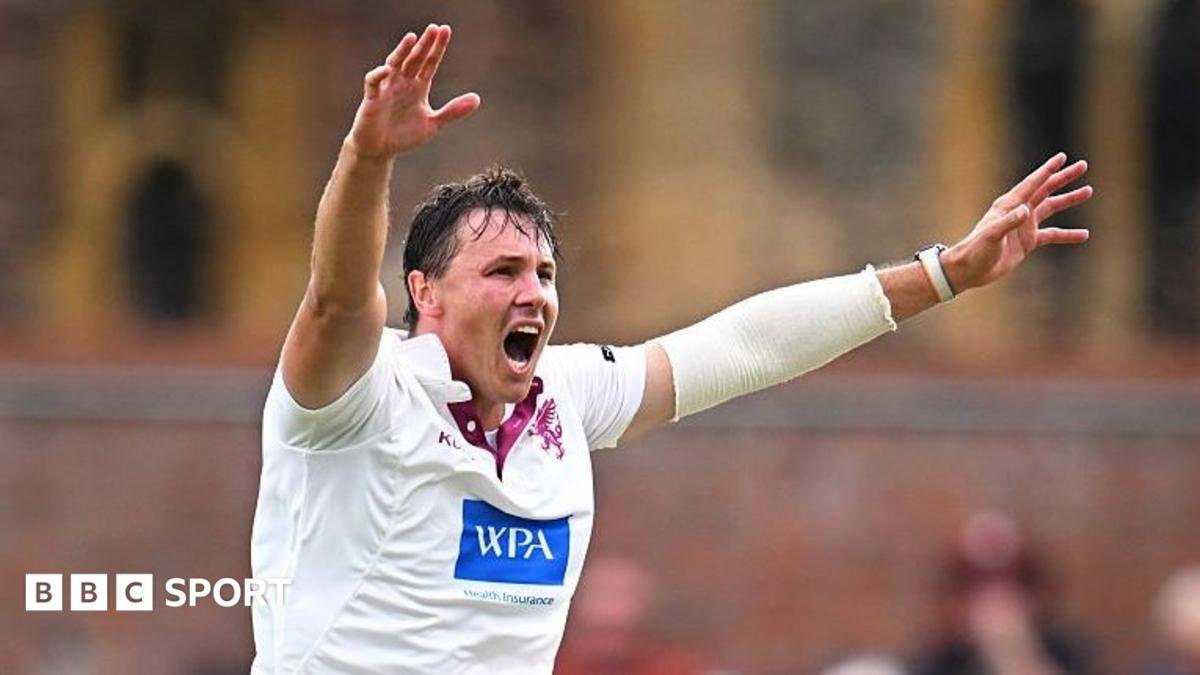 County Championship: Title-chasing Somerset punish Glamorgan on day one