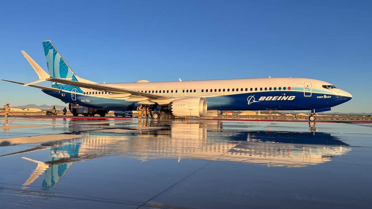 How Many Miles Per Gallon Does A Boeing 737 MAX 10 Get?