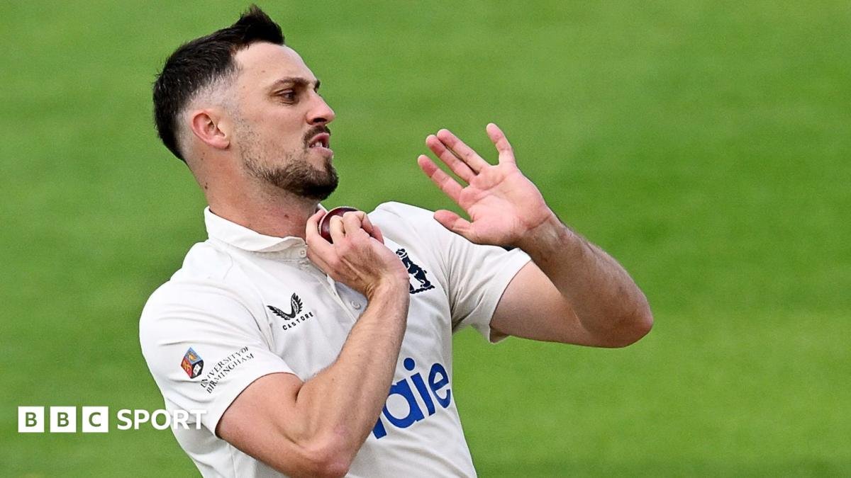 Ethan Bamber boosts Warwickshire Bears as Glamorgan crumble