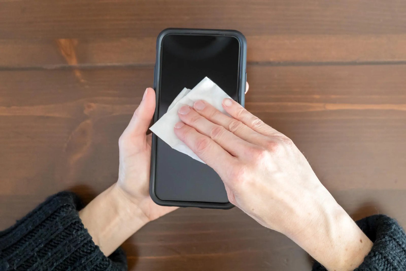 How to Deep-Clean Your Phone Without Wrecking the Screen or the Finish