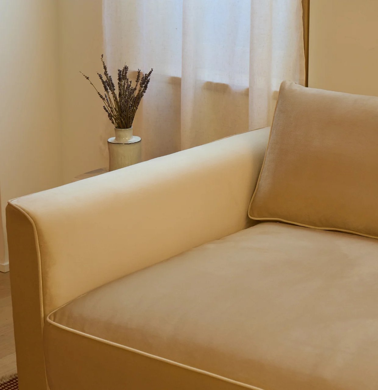 7 Sustainable Futons & Sleeper Sofas For Small Spaces (2026)