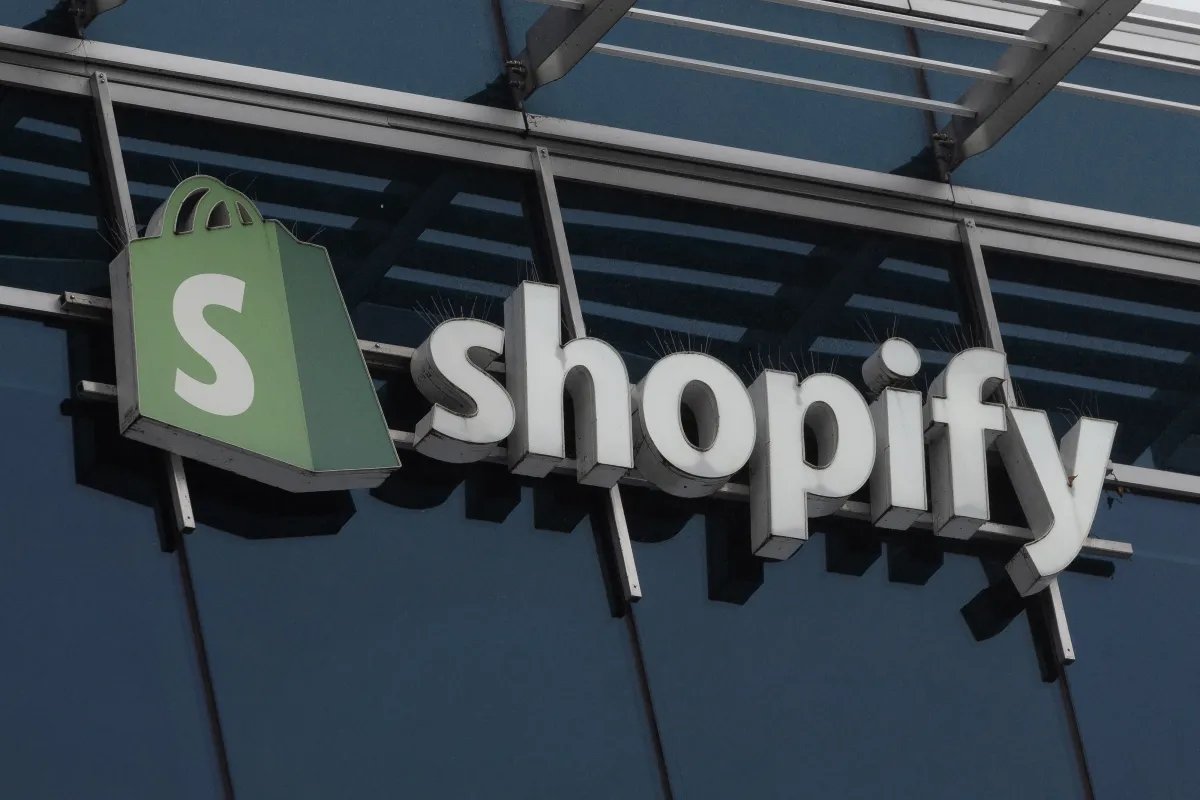 Shopify opens checkout to browser-based AI agents