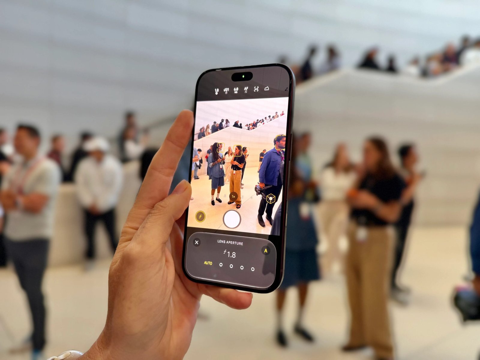 I Tried the iPhone 18 Pro’s New Deluxe Camera and Shot Photos With Starbursts