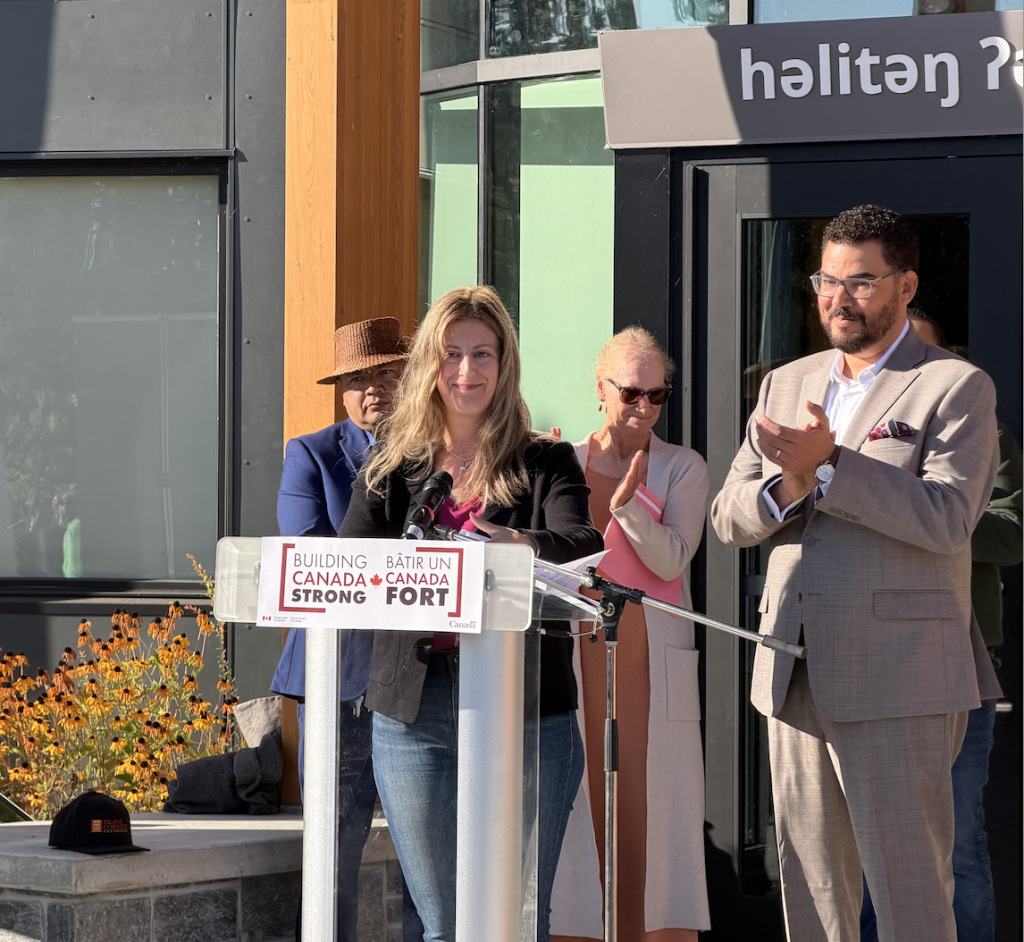 Feds pledge $500,000 for studies exploring return of passenger rail to Vancouver Island