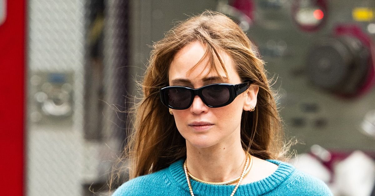 Jennifer Lawrence Wore a Buzzy Sweater Color and Flats Trend
