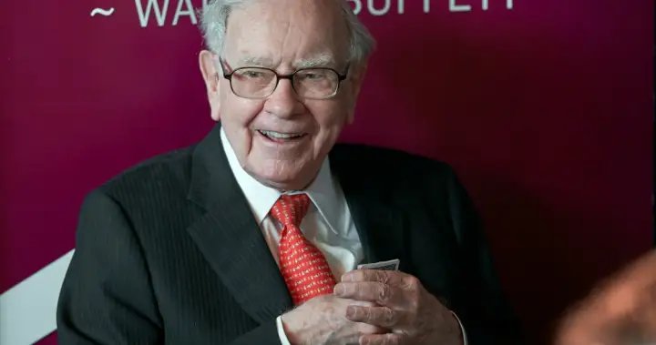 Warren Buffett, 96, steps down as Berkshire Hathaway chairman – National
