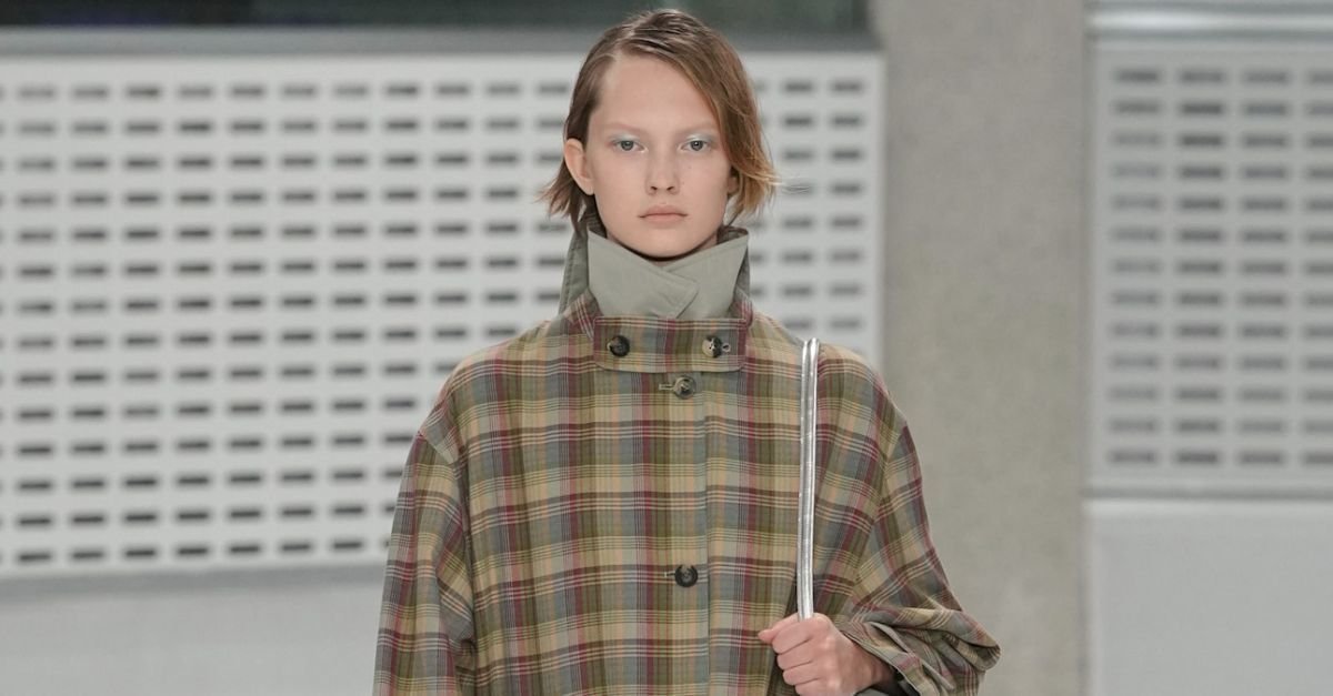 Everything You Need to Know About Mulberry’s London Fashion Week Return