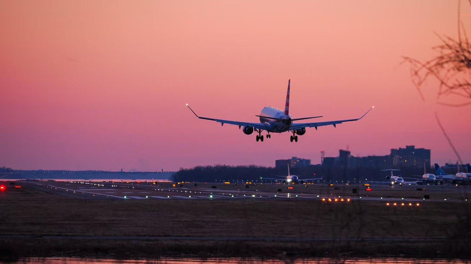 Flights Resume At Washington National Airport After Unauthorized Drone Causes Brief Halt
