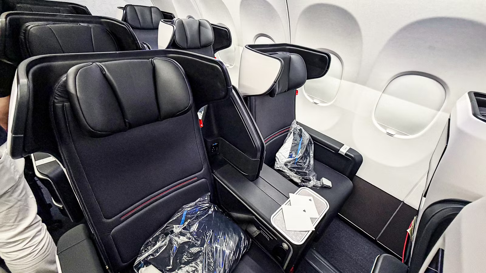 Delta Air Lines’ ‘Accidental’ 44-Seat First Class Cabin Is Flying 80% Full & Rewriting Its Fleet Strategy