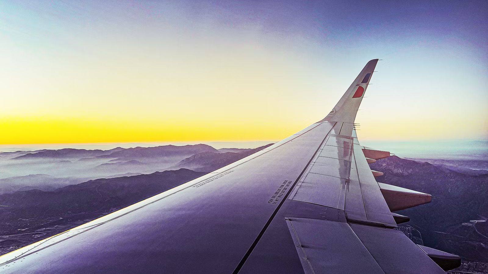 How A Single FAA Phraseology Rule Explains The Level-Off Every Passenger Feels At 10,000 Feet