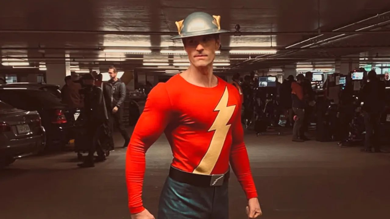 Big Bang Theory Spinoff Features The Flash and Mr. Freeze Cameos