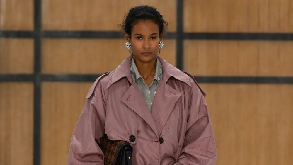 Burberry Spring 2027 Ready-to-Wear Runway, Fashion Show & Collection Review