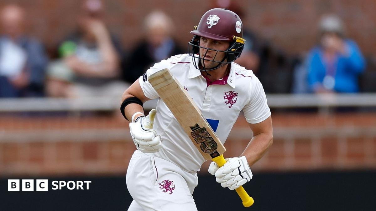 County Championship: Somerset cement advantage over Glamorgan on day two
