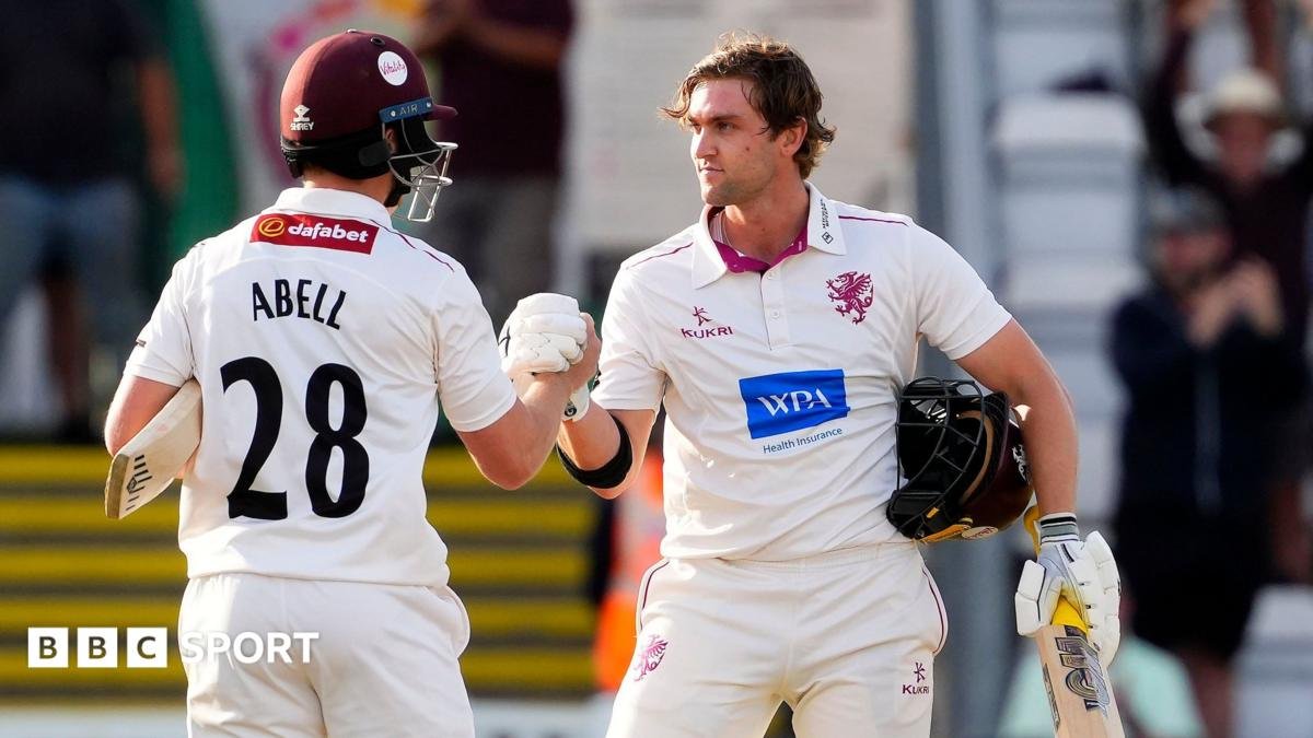 County Championship: Somerset build big lead against Surrey