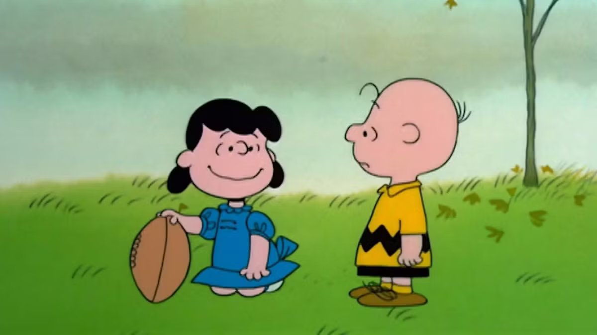 The 5 Best Charlie Brown Football Comic Strips in ‘Peanuts’ History