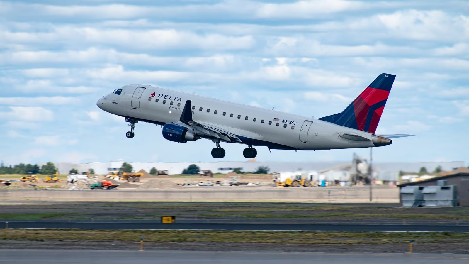 Delta Air Lines Slashes 4 More Routes From New York & Las Vegas This Winter