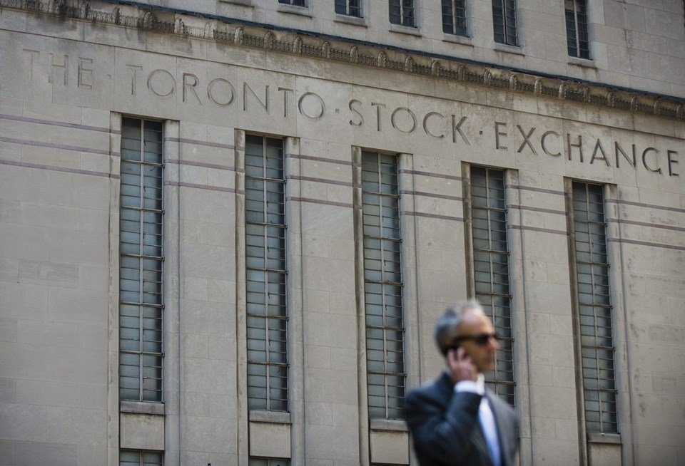S&P/TSX composite down nearly 200 points, U.S. stock markets also lower
