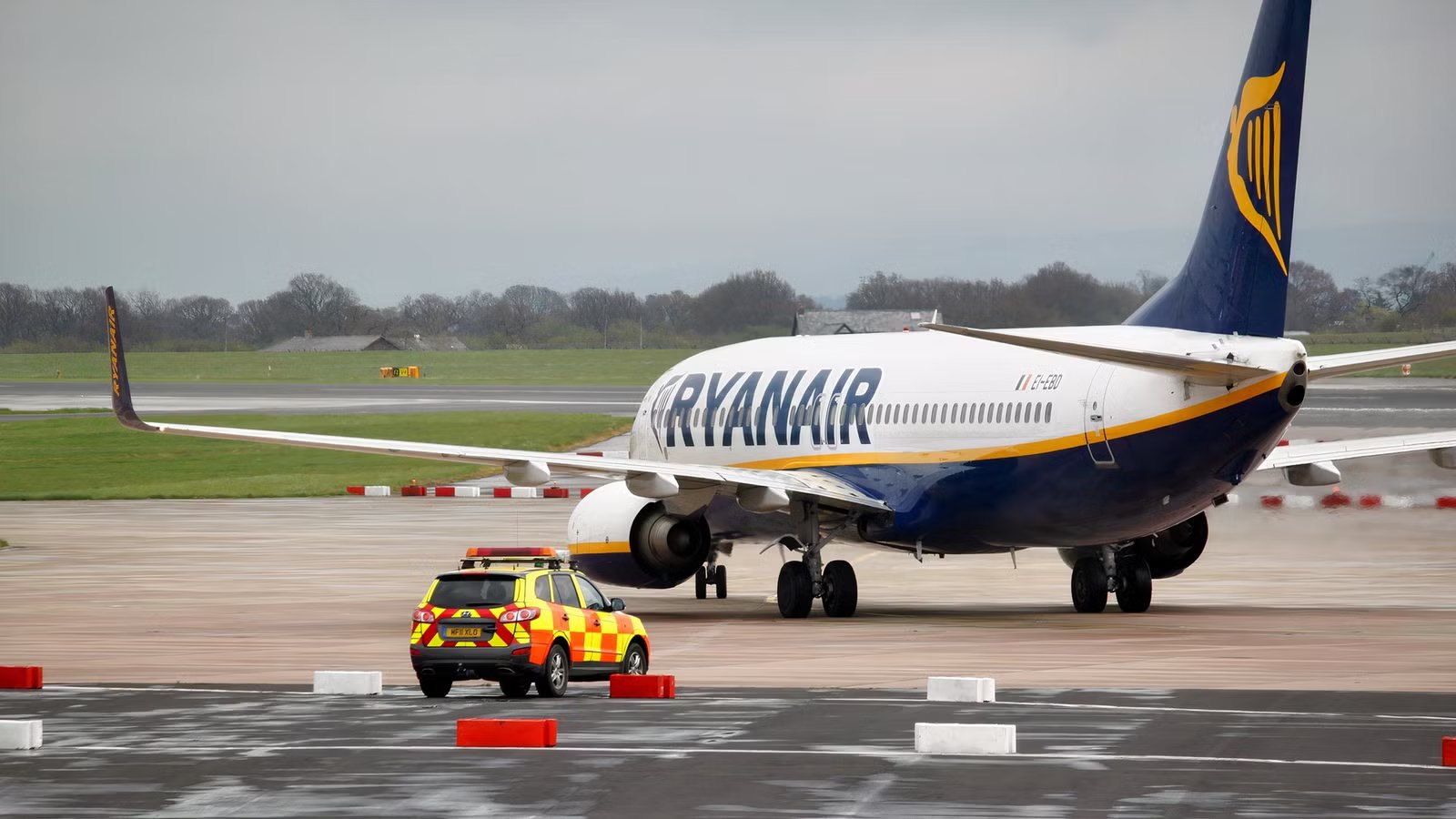 Ryanair CEO Denies Passenger Was Sucked Out Of Boeing 737 Window