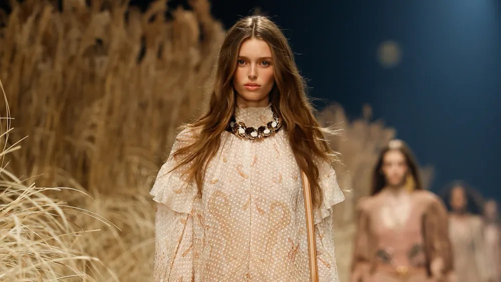 Etro Spring 2027 Ready-to-Wear Runway, Fashion Show & Collection Review