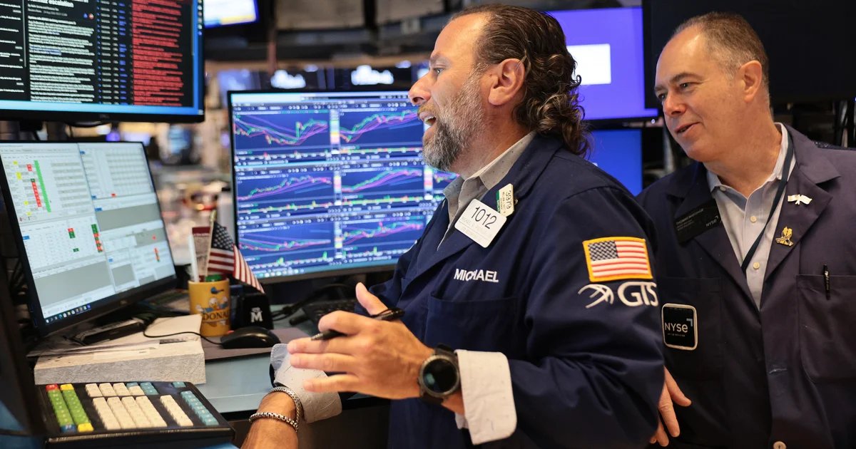 Tech stocks slump after AI execs call for industry slowdown