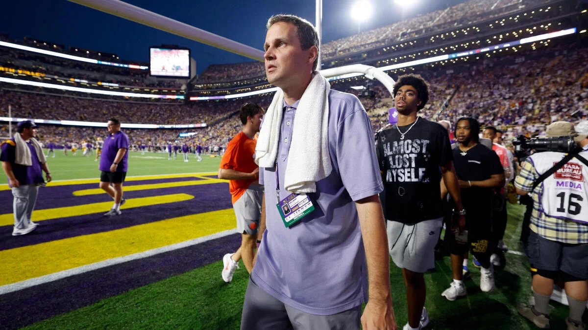 Will Wade explains LSU’s ‘unconventional’ four-player roster: ‘We’re going to be unapologetic about it’