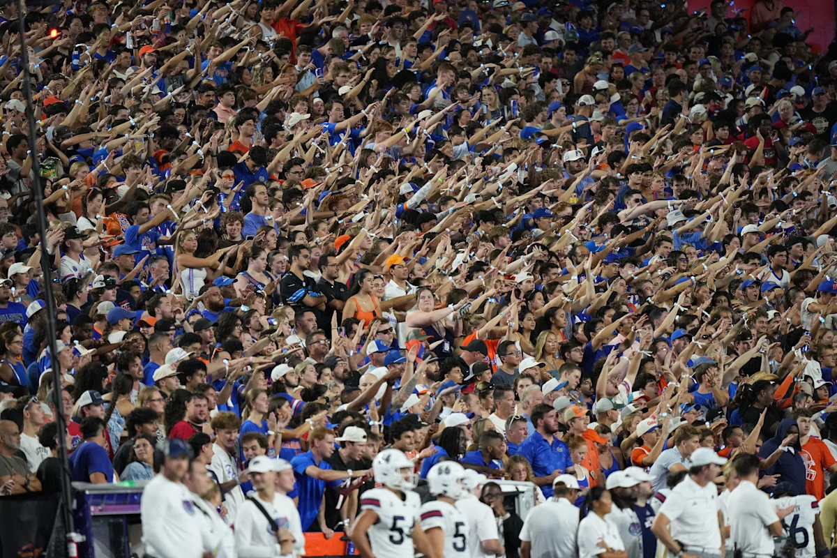 Florida brings back banned ‘Gator Bait’ chant in season-opening win over FAU