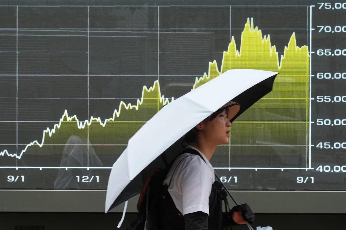 Global shares are mixed as chipmaker shares rally in Tokyo and Seoul