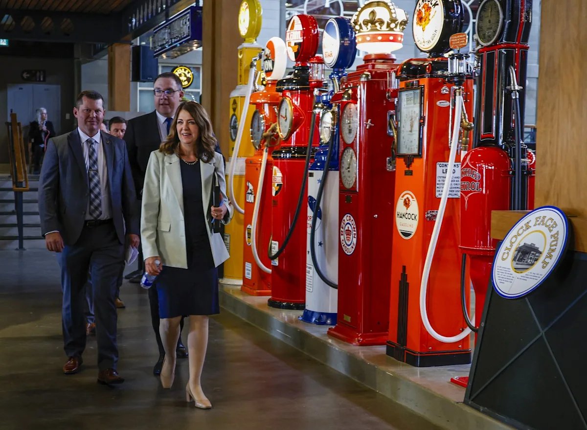 Alberta Premier Danielle Smith says province pausing its gasoline tax as of Oct. 1