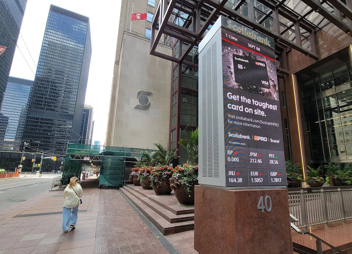 S&P/TSX composite index up slightly on Monday; U.S. markets also up