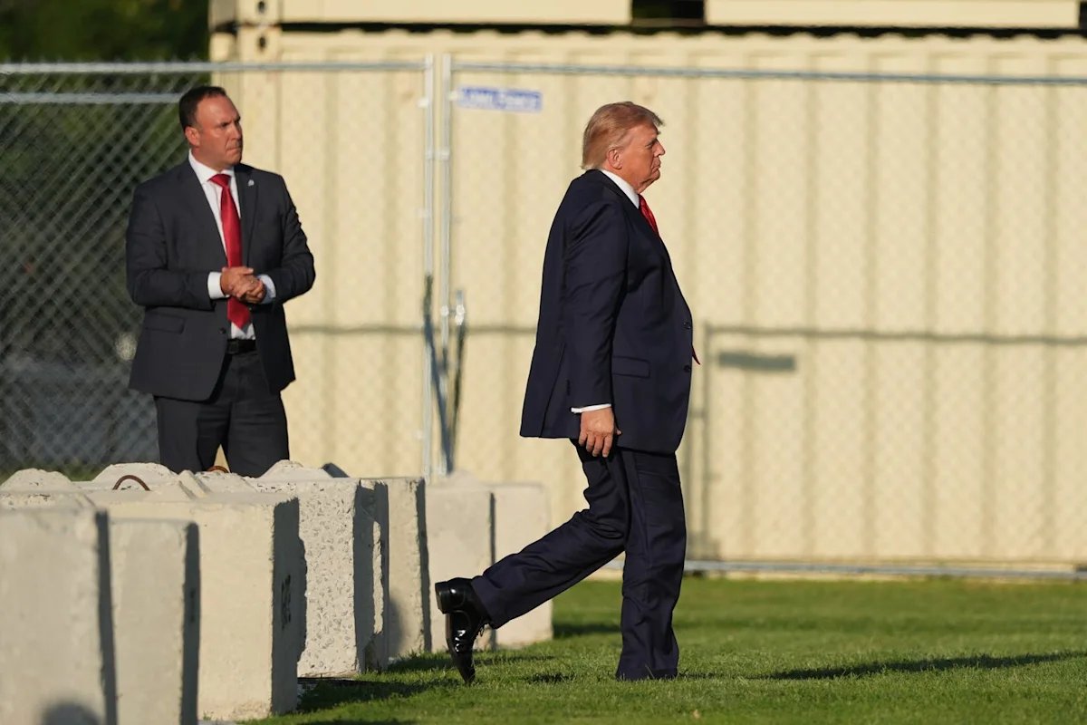 After Trump ban, MS NOW says its journalists were denied access to the White House grounds