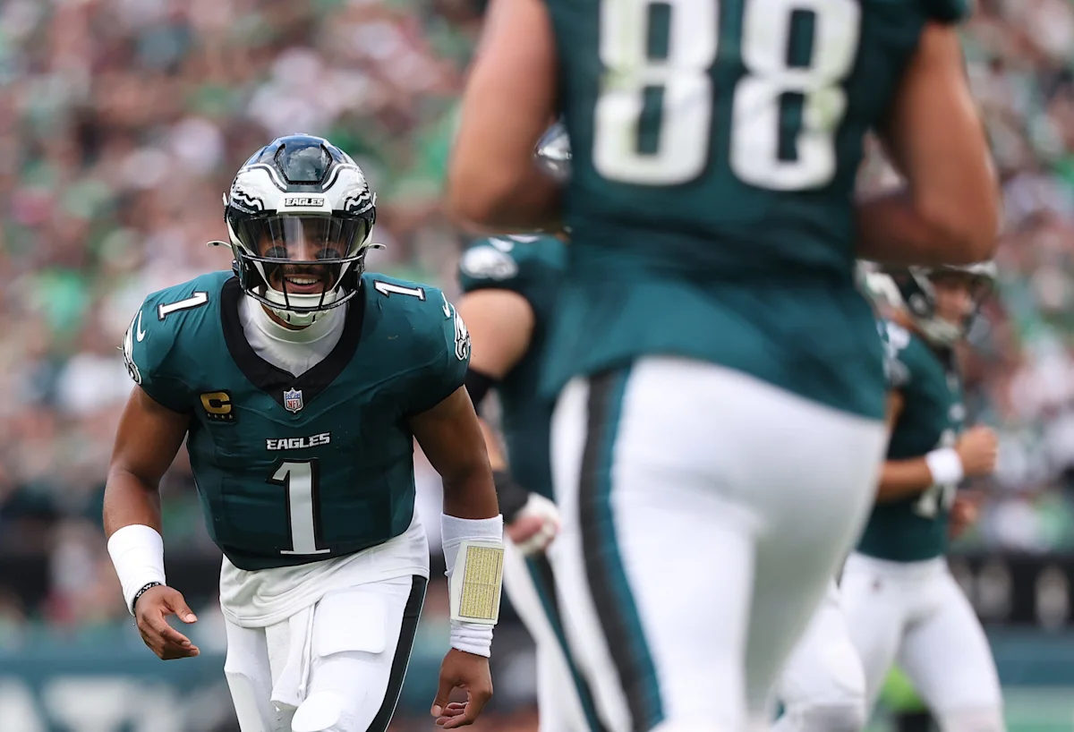 Eagles hold off Commanders 24-22 to earn hard-fought Week 1 victory