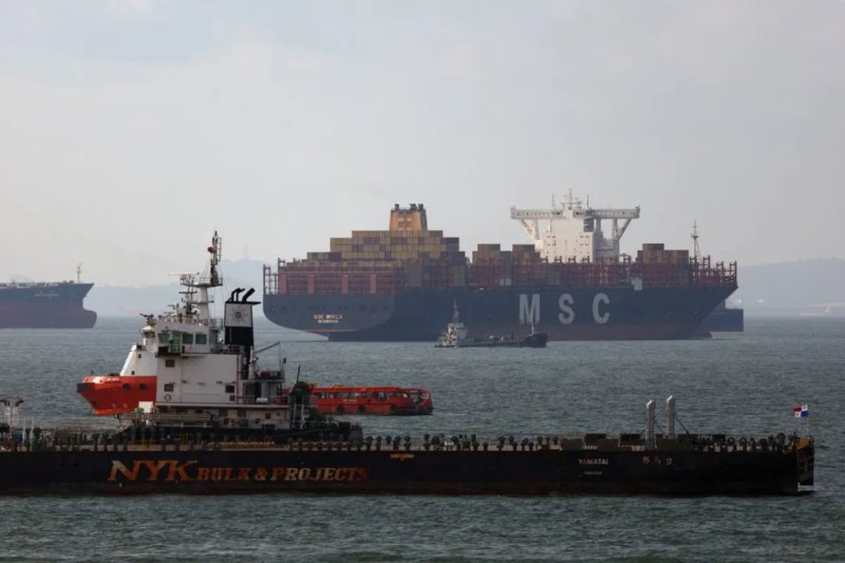 Analysis-Ship fuel shortage looms as refiners strained by war favour other products