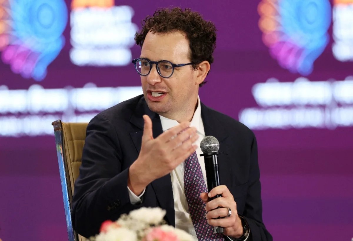 Anthropic CEO urges AI companies to slow model development amid fears over misuse