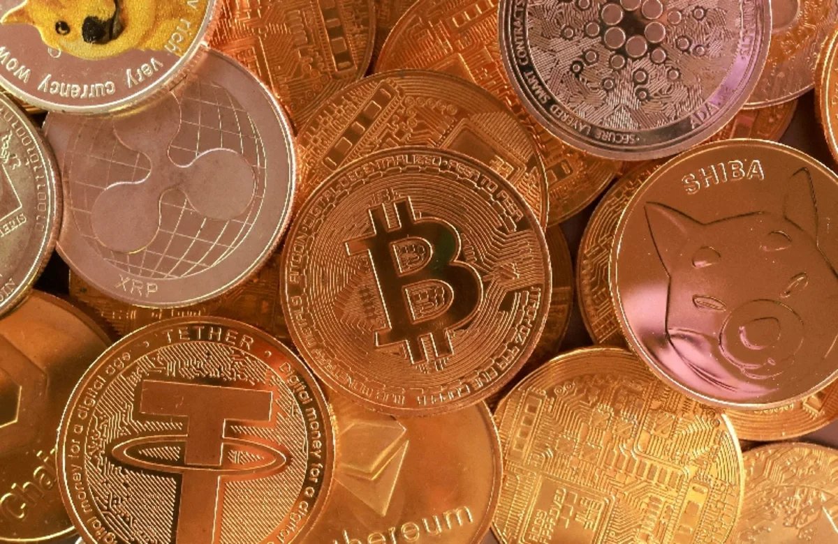 Analysis-Bitcoin’s late summer rally set to face off against the Fed, Congress
