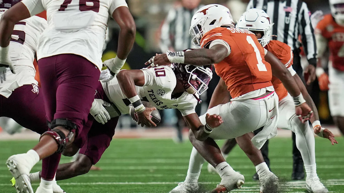 Texas star player penalized ‘for simulating using the restroom’ after QB sack