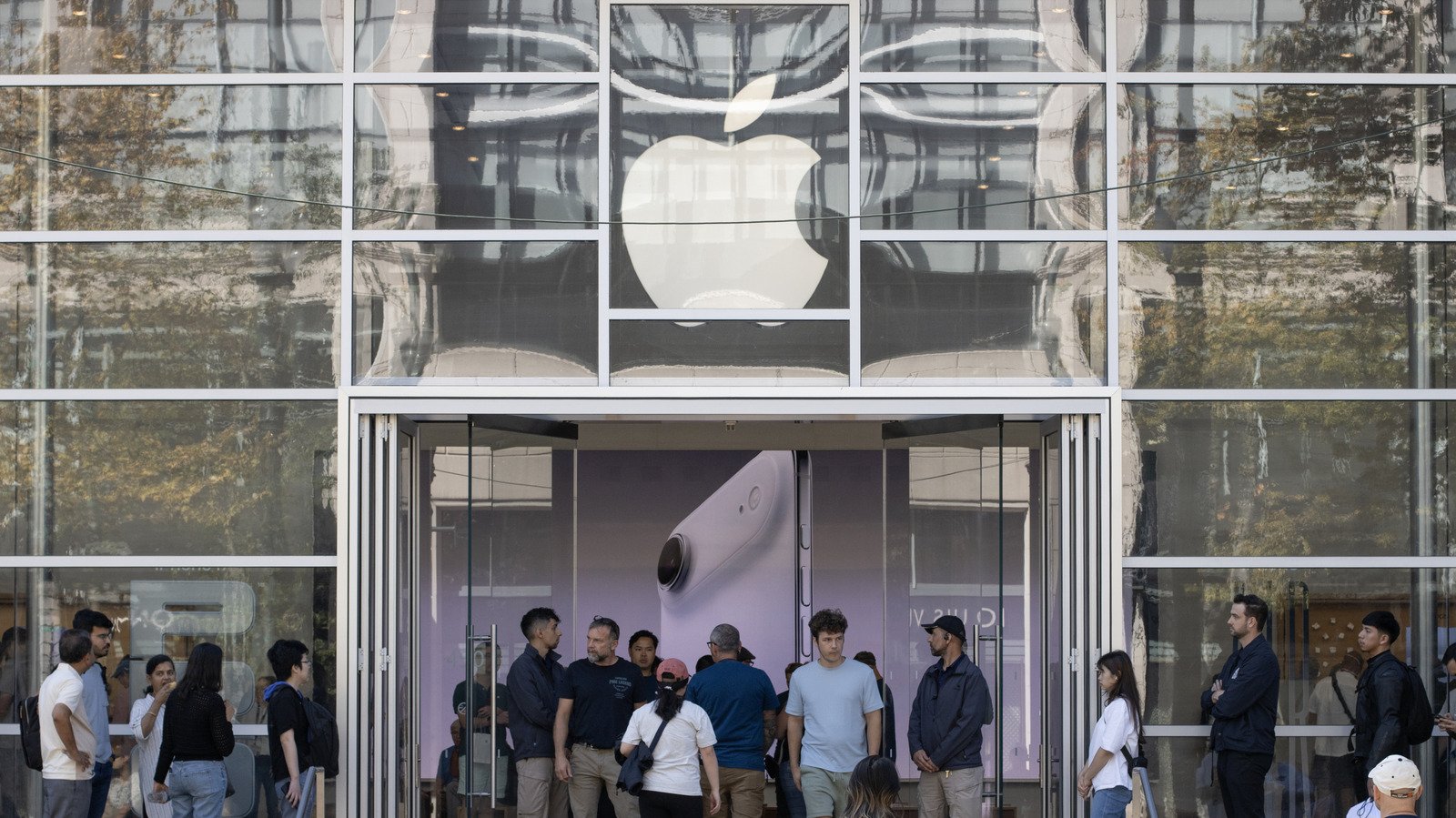 What’s The Difference Between AppleCare+ And AppleCare One?