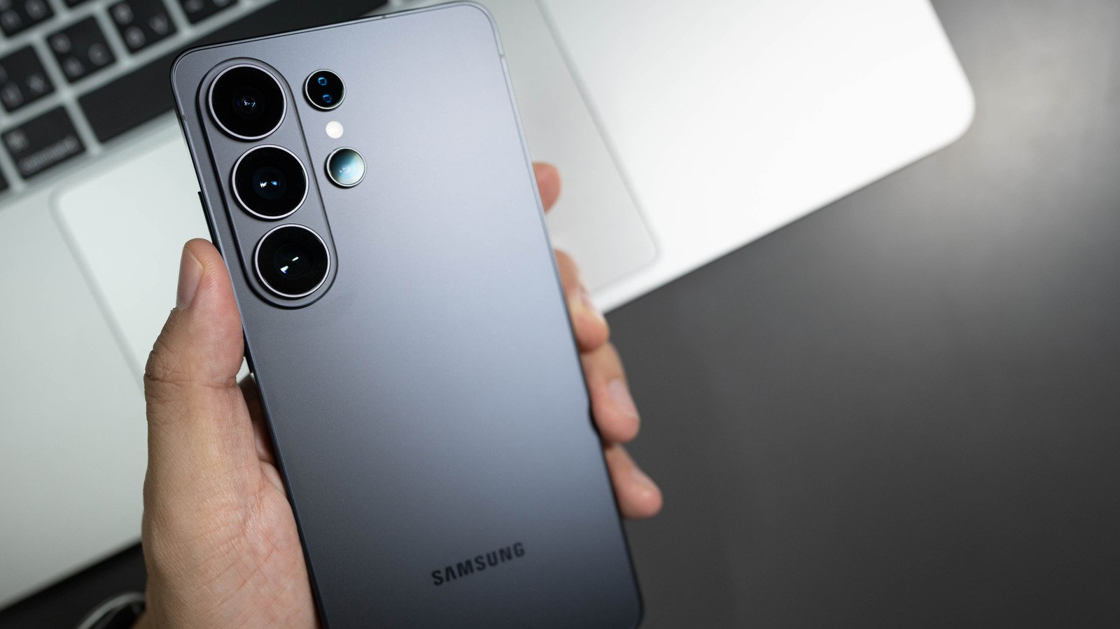 How To Customize The Side Button On Your Samsung Galaxy Phone
